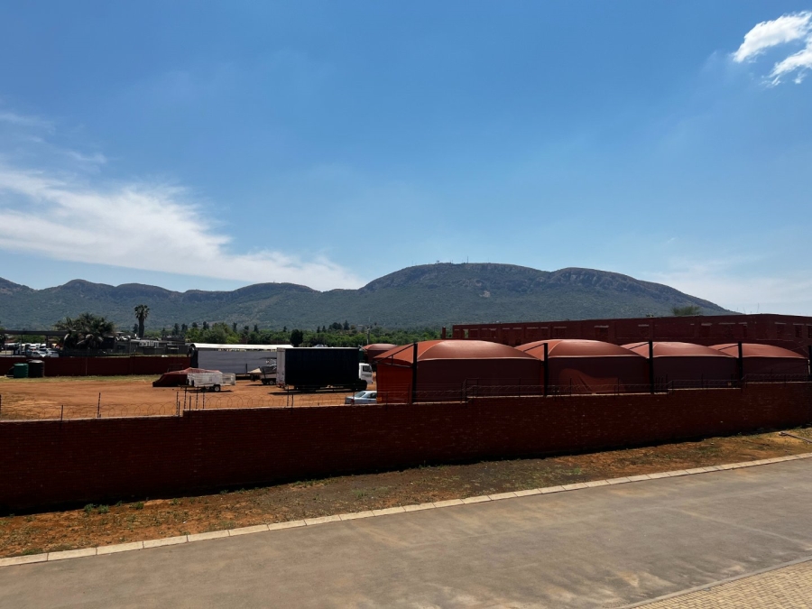To Let commercial Property for Rent in Melodie North West